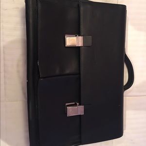3 day blow out sale! Authentic Gucci Lrg Briefcase